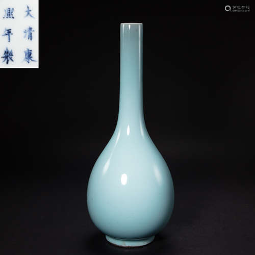 CHINESE SKY BLUE GLAZED PORCELAIN BOTTLE, QING DYNASTY