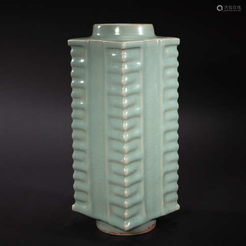 CHINESE LONGQUAN WARE PORCELAIN CONG BOTTLE, SONG DYNASTY