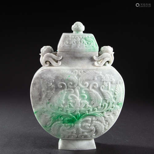 CHINESE IMPERIAL COURT JADE VASE FROM QING DYNASTY