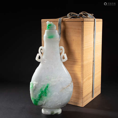 CHINESE IMPERIAL COURT JADE VASE FROM QING DYNASTY