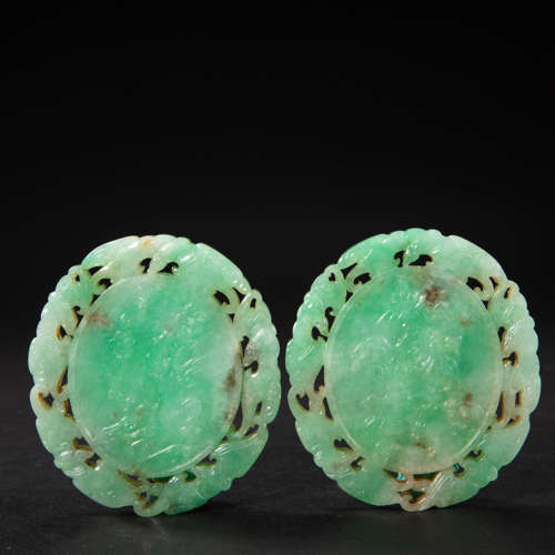 A PAIR OF CHINESE IMPERIAL COURT JADE PENDANT, QING DYNASTY