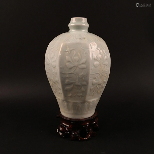 Chinese Hutian Kiln Vase