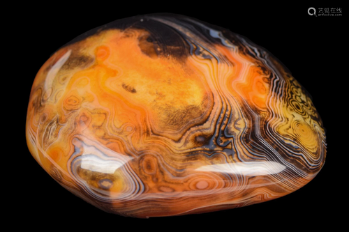 A 413g Polished Sardonyx Agate Rough Ornament