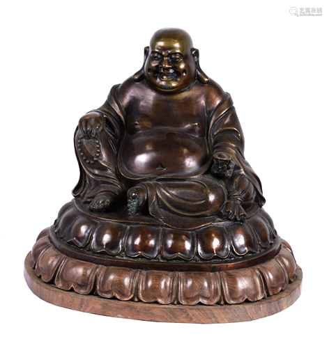 [Chinese] A Finely Crafted Bronze Sculpture of Laughing