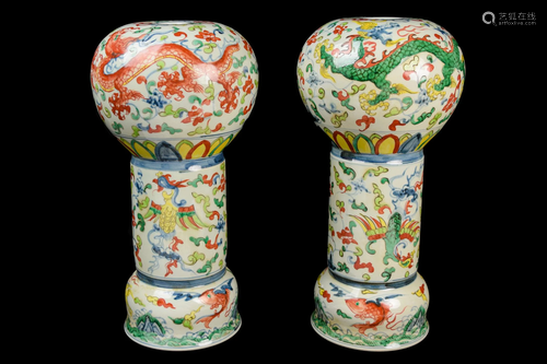 [Chinese] A Pair of Penta Colour (Wucai) Porcelain Lamp