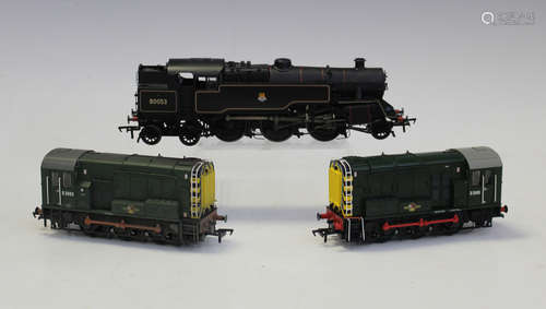 Two Bachmann Branch-Line gauge OO Class O8 diesel shunters, ...