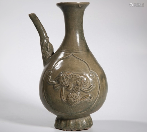 A Chinese Yue-Ware Glazed Porcelain Wine Pot