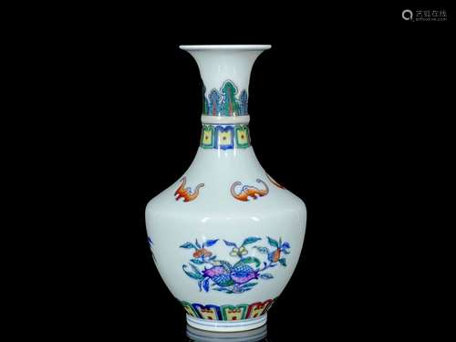 Qing Yongzheng doucai multi pattern appreciation bottle