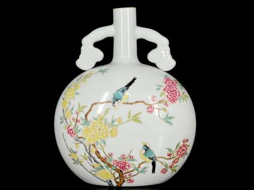 Qing Yongzheng enamel flower bird pattern flat bottle