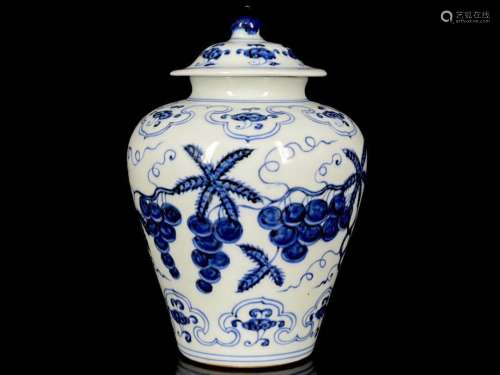 Ming Xuande blue and white melon and fruit flower pattern co...