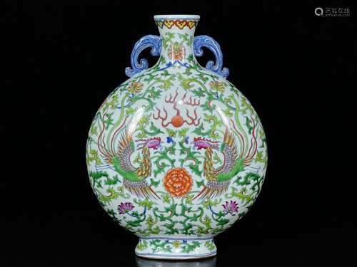 Qing Yongzheng doucaifeng flat bottle