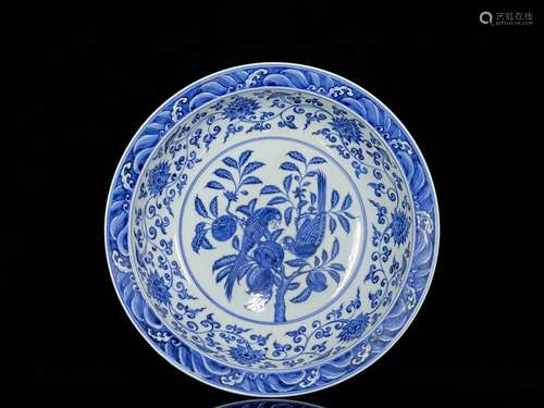 Ming Xuande blue and white flower bird pattern fruit plate