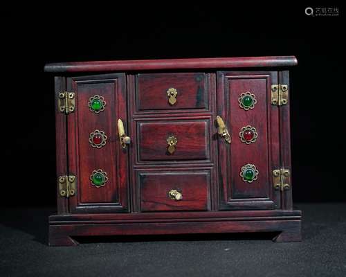 Rubic twig carved and inlaid gem chest