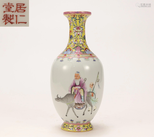 A Famille Rose Figural Vase Qing Dynasty