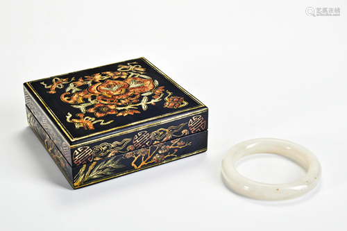 A Carved White Jade Bangle with Box Qing Dynasty