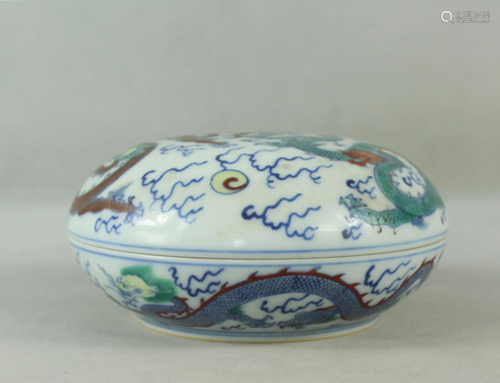 A Chinese Dou-Cai Porcelain Inkpad Box