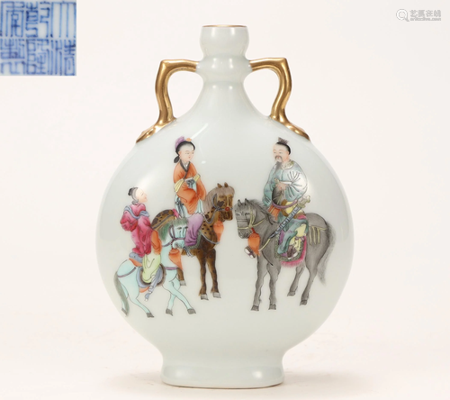 A Famille Rose and Gilt Moon Flask Qing Dynasty