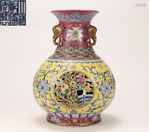 A Falangcai Zun Vase Qing Dynasty