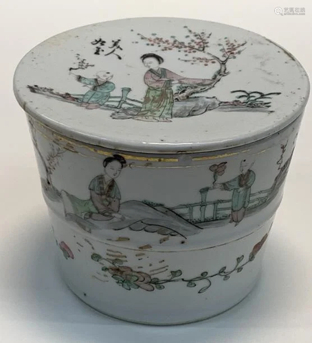 1800-1920 Chinese Fencai Porcelain Box