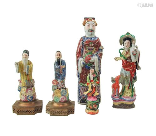 GROUP OF 5 CHINESE FAMILLE ROSE PORCELAIN FIGURINE