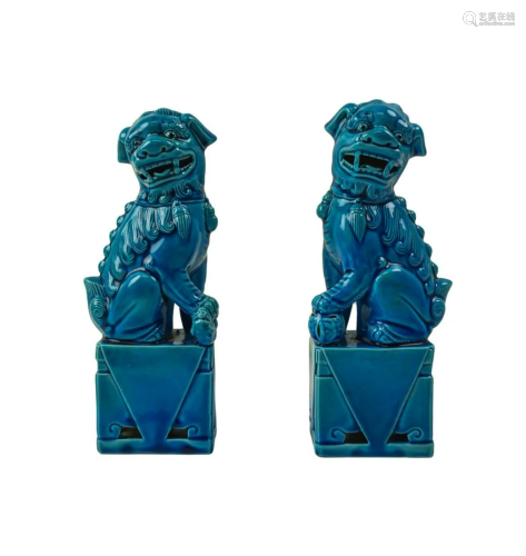 PAIR OF BLUE AND AUBERGINE FOO LIONS