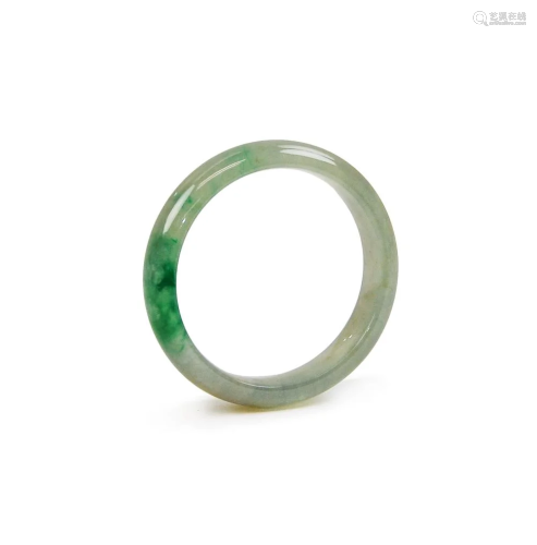 A JADEITE BANGLE WITH GIA CERTIFICATE