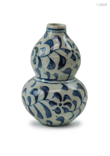 BLUE AND WHITE DOUBLE GOURD VASE