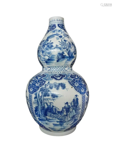 LARGE CHINESE BLUE AND WHITE DOUBLE GOURD VASE