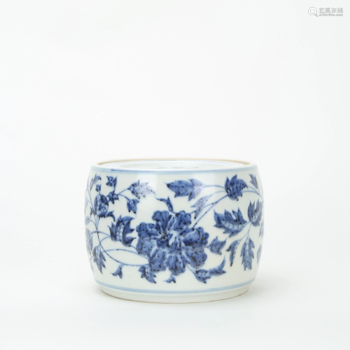 A BLUE AND WHITE CRICKET JAR