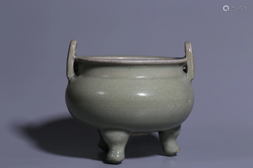 Ming Dynasty - 'Longquan' Celadon-Glazed Three-Legged