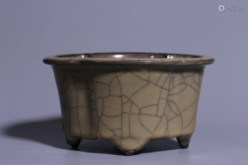 Qing Dynasty - Ge-Type Flower Pot