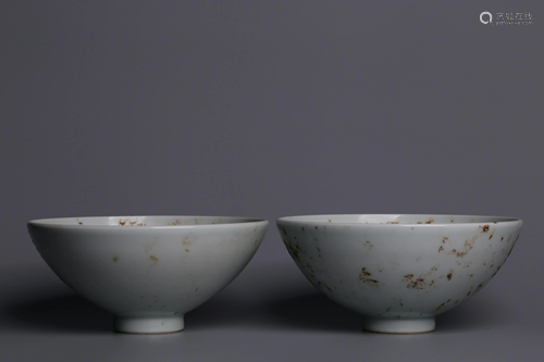 Yuen Dynasty - A Pair of Shufu white-Glazed 'Dragon'