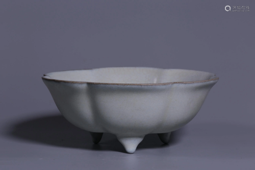 Song Dynasty - Ru Jun Lobed Washer