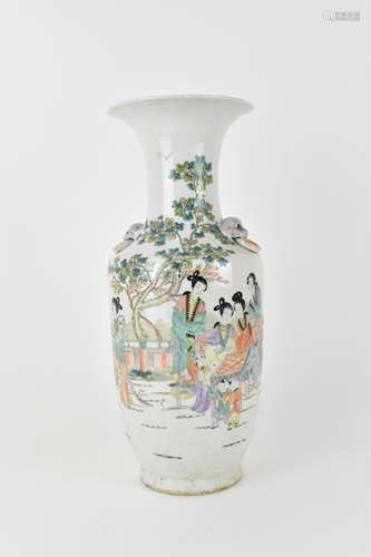 A Chinese late Qing Dynasty Bangchuiping vase, 19th century,...