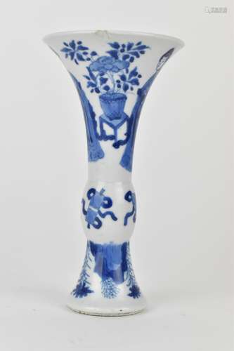 A Chinese Kangxi porcelain blue and white gu vase decorated ...