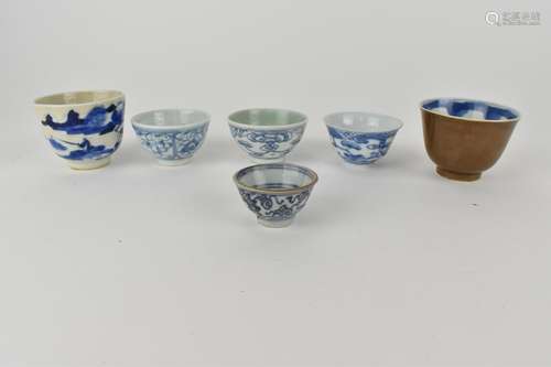 Six Chinese Qing dynasty blue and white tea bowls, 19th/20th...