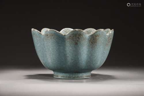 Ru kiln lotus bowl