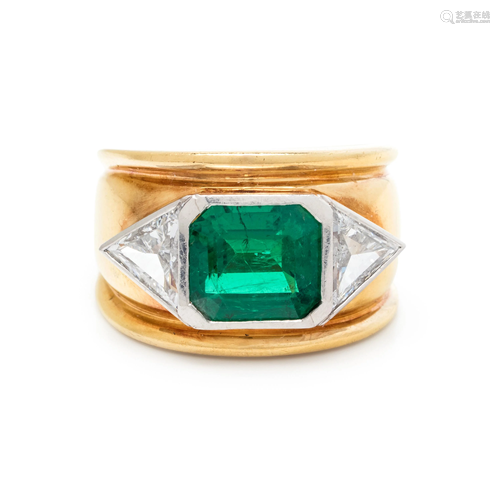 EMERALD AND DIAMOND RING