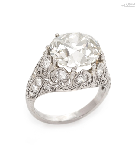 ANTIQUE, DIAMOND RING