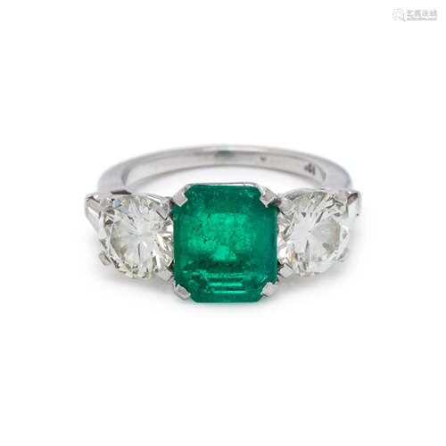 EMERALD AND DIAMOND RING