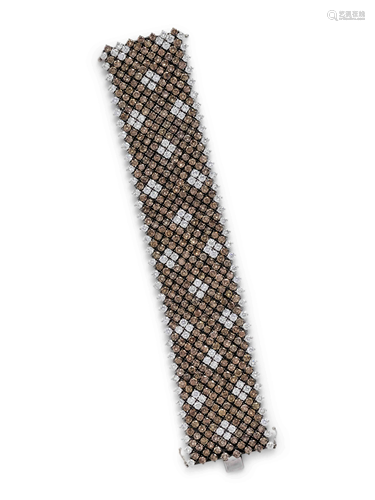 COLORED DIAMOND AND DIAMOND BRACELET