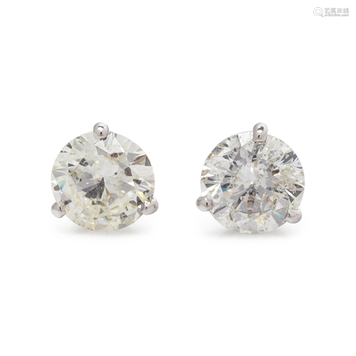 DIAMOND STUD EARRINGS