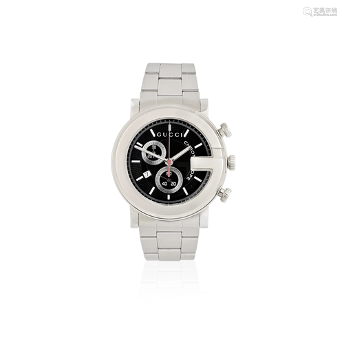 Gucci. A stainless steel quartz calendar chronograph