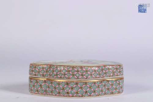 Famille Rose Lidded Box