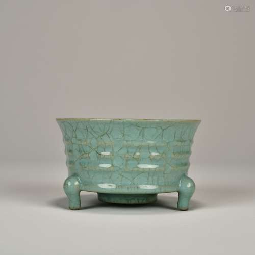 Sky-blue Glazed Tripod Incense Burner