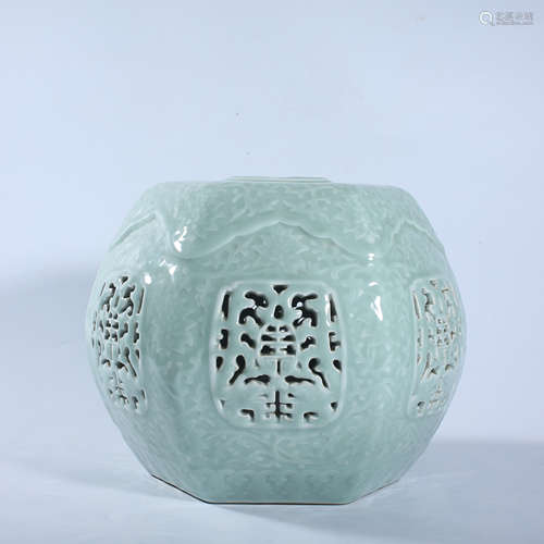 Qing Dynasty green glazed drum stool