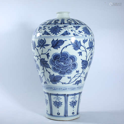 Plum vase with blue and white flower pattern in Yuan Dynasty