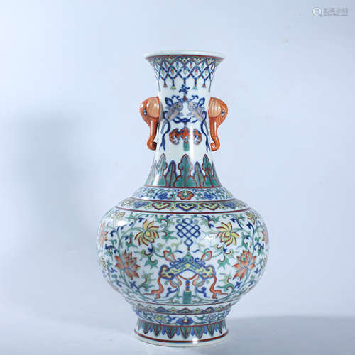 Qing Dynasty Qianlong doucai double ear bottle