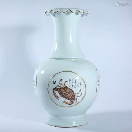 Qing Dynasty pastel bottle