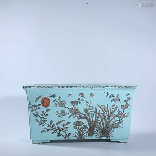 Pastel flower flowerpot in Qing Dynasty